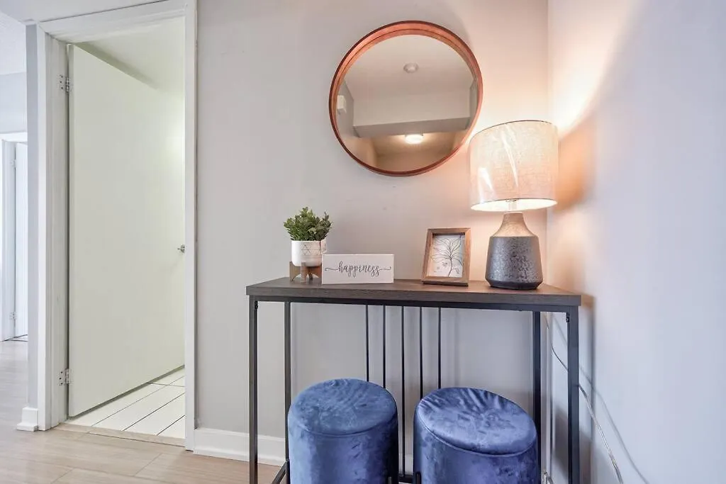 Entertainment District 1 Bedroom Free Parking Dt Toronto Canada