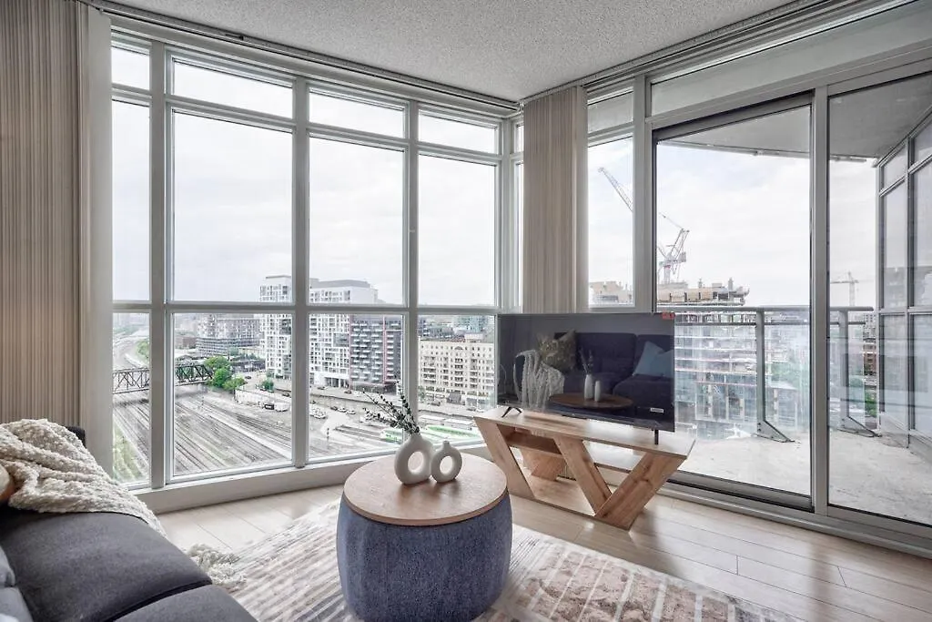 Entertainment District 1 Bedroom Free Parking Dt Toronto Apartment