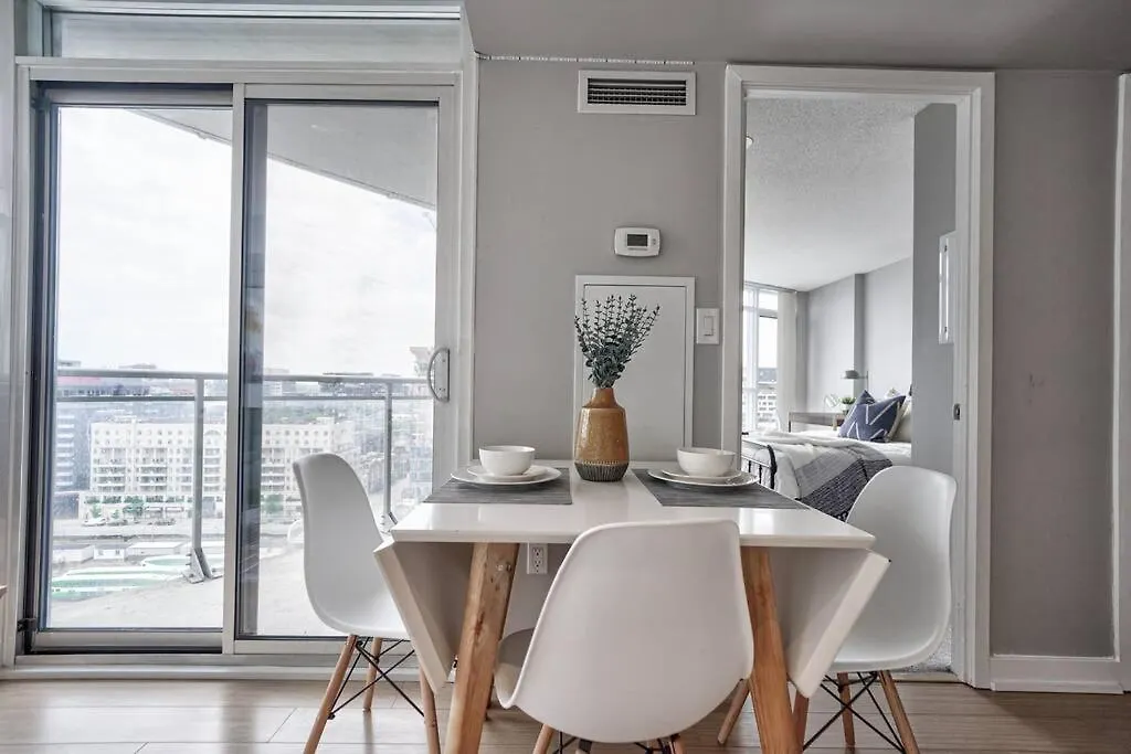 Entertainment District 1 Bedroom Free Parking Dt Toronto